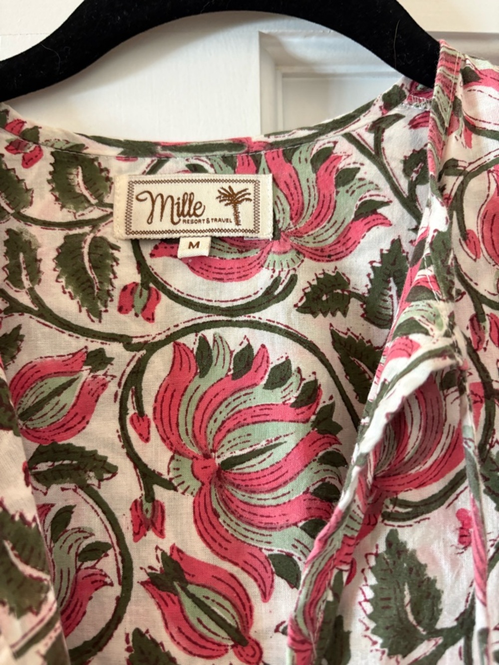 Mille Daisy Dress in Lotus Floral. Size Medium - Picture 5 of 5